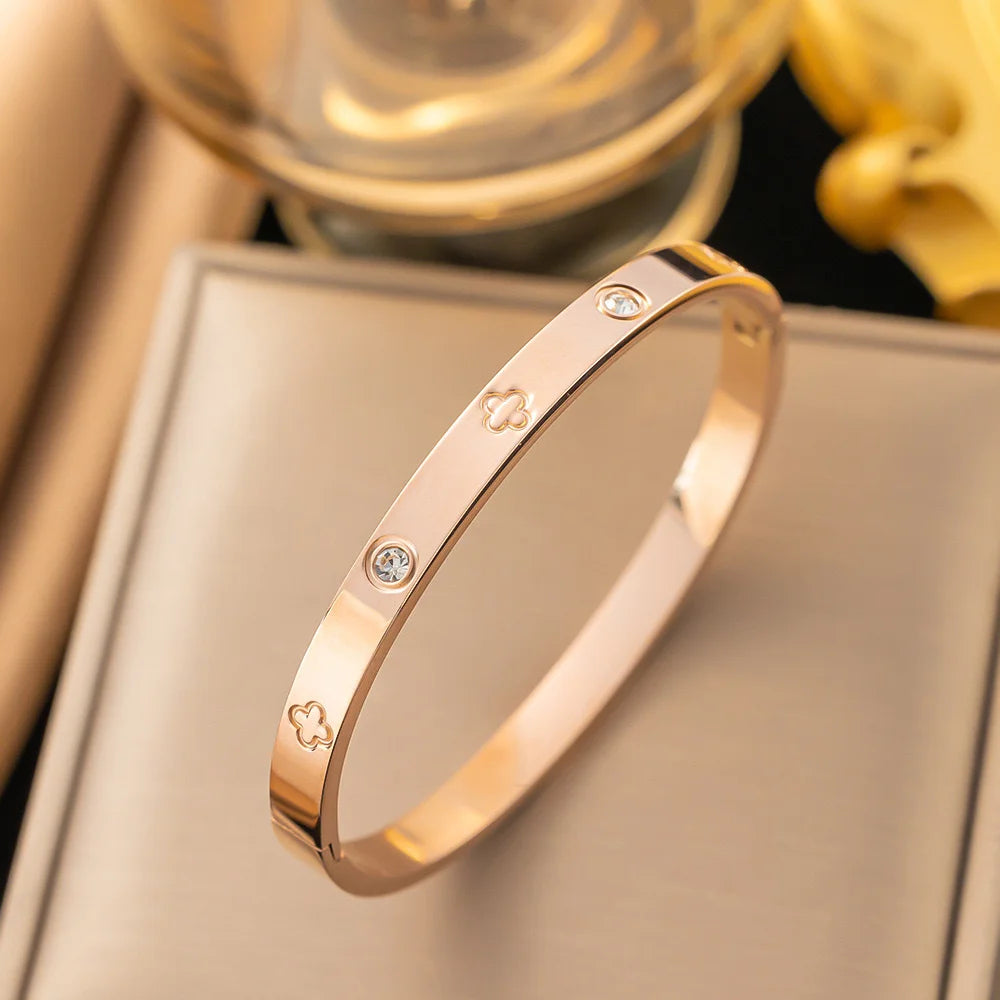CLOVER BANGLE ROSÉGOLD PRE-ORDER 8-12